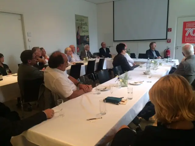 Jürgen Boos: In 60 Minuten um die Welt